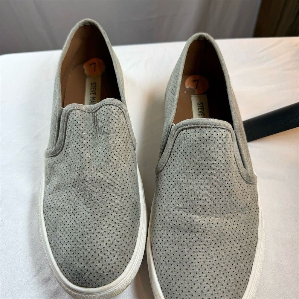 Steve Madden Womens Slip-On Sneakers Gray Perforated Cushioned Size 7
